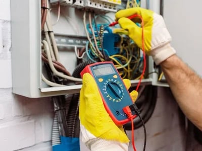 Prüfung ortsfester elektrischer Anlagen: Bedeutung für den Arbeitsschutz
